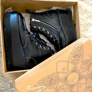 Free People- Leather Creeper/Lug Combat Boots- Size 37